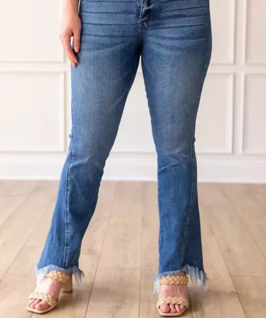 THE HANNAH MEDIUM WASH SHARK BITE FLARES