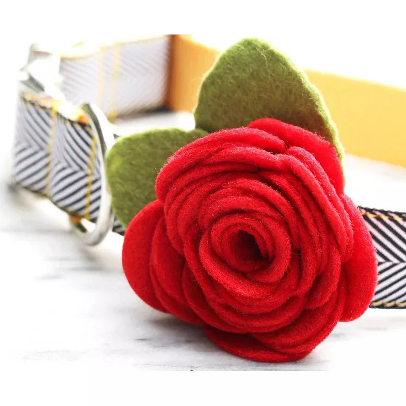 Mimi Green Rose Collar Accessory Sienna