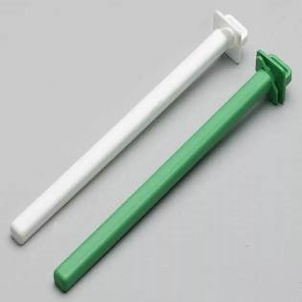 PLASTIC PERCH 18cm